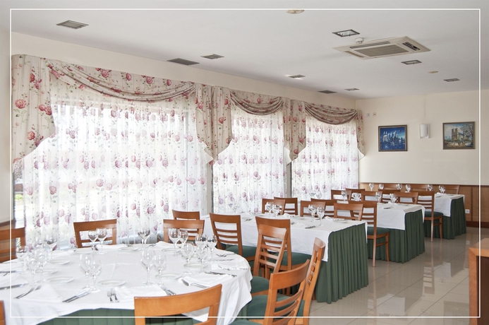 Imagen del bar/restaurante del Hotel Nelas Parq. Foto 4