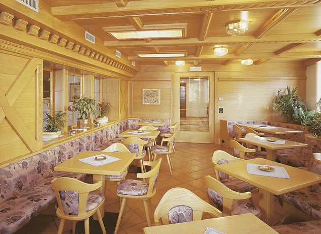 Imagen del bar/restaurante del Hotel Nele. Foto 4