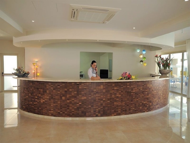 Imagen general del Hotel Nelia Gardens. Foto 7