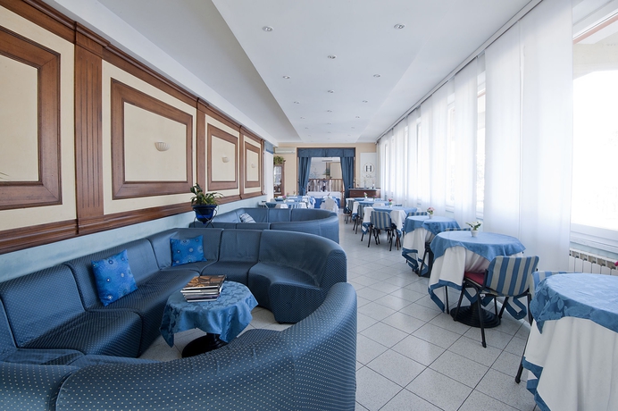 Imagen del bar/restaurante del Hotel Nella, LA SPEZIA. Foto 4