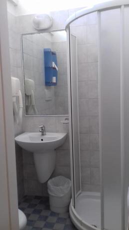 Imagen de la habitación del Hotel Nella, Rimini. Foto 8