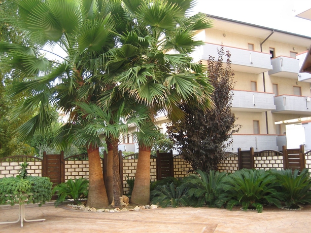 Imagen de los exteriores del Hotel Nelson, Alba Adri&aacute;tica. Foto 13