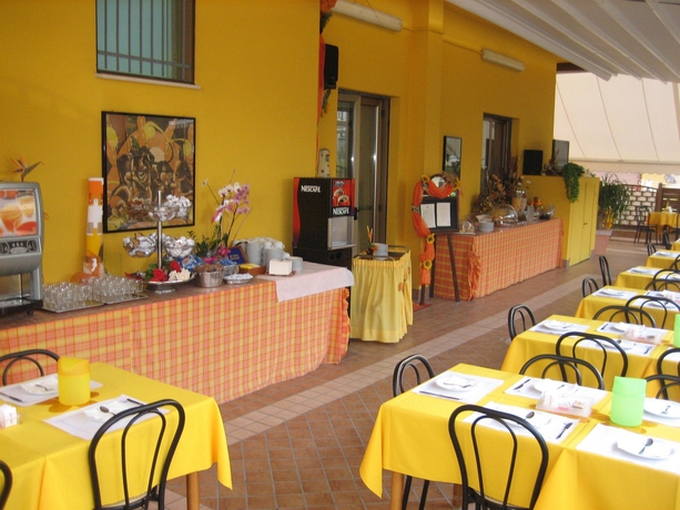 Imagen del bar/restaurante del Hotel Nelson, Alba Adri&aacute;tica. Foto 9