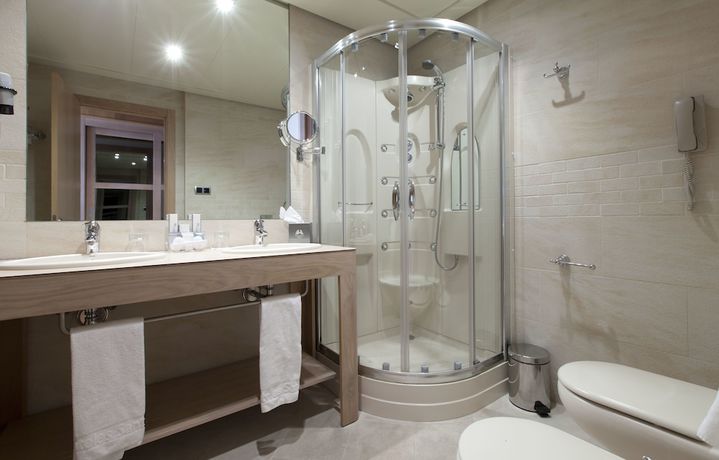 Imagen de la habitación del Hotel Nelva. Foto 13