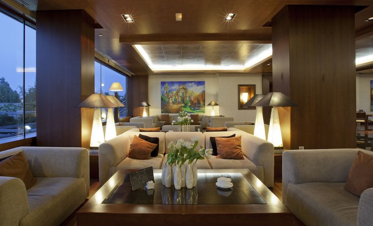 Imagen del bar/restaurante del Hotel Nelva. Foto 2