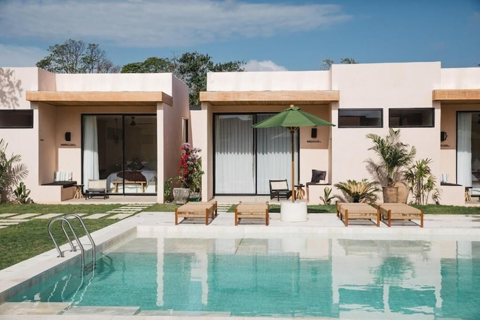 Imagen de la piscina del Hotel Nema Uluwatu. Foto 13
