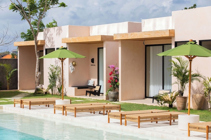 Imagen de la piscina del Hotel Nema Uluwatu. Foto 15