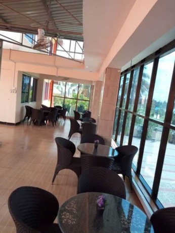 Imagen del bar/restaurante del Hotel Nemarts. Foto 3
