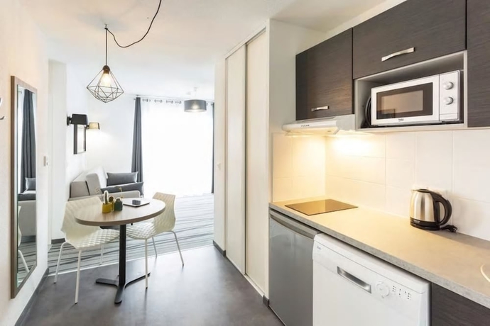 Imagen de la habitación del Hotel Nemea Appart Elypseo Strasbourg Port. Foto 6