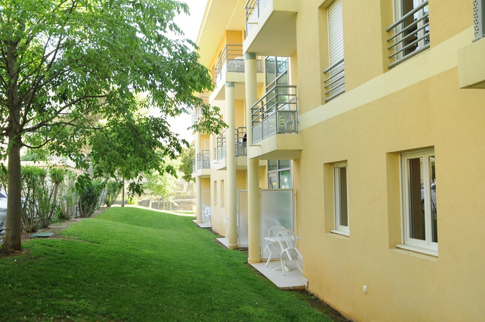 Imagen de los exteriores del Hotel Nemea Appart Green Side Biot Sophia Antipolis. Foto 11