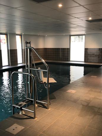 Imagen de la piscina del Hotel Nemea Appart Hotel Grand Cœur Nancy Centre. Foto 18