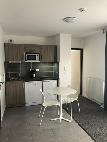 Imagen de la habitación del Hotel Nemea Appart Hotel Grand Cœur Nancy Centre. Foto 5