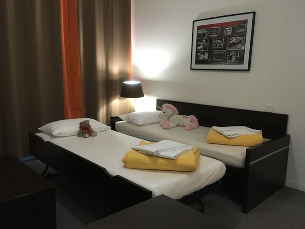 Imagen de la habitación del Hotel Nemea Appart Toulouse Aéroport. Foto 6