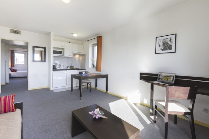 Imagen de la habitación del Hotel Nemea Appart Toulouse Aéroport. Foto 9