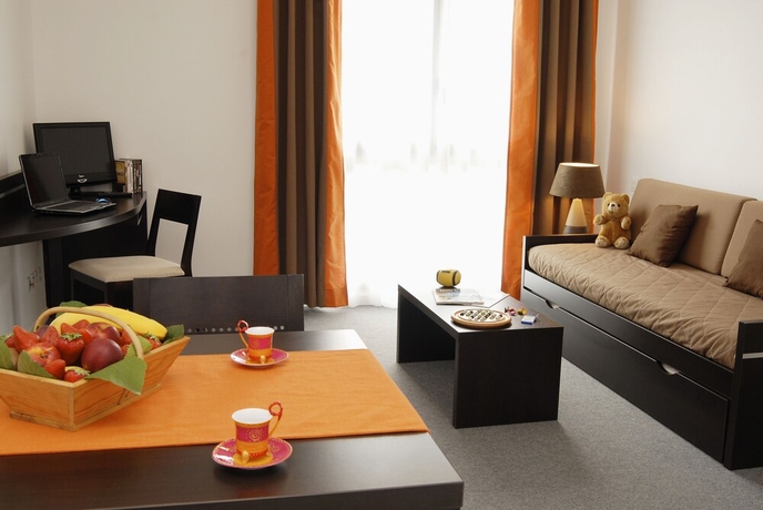 Imagen de la habitación del Hotel Nemea Appart Toulouse Aéroport. Foto 10