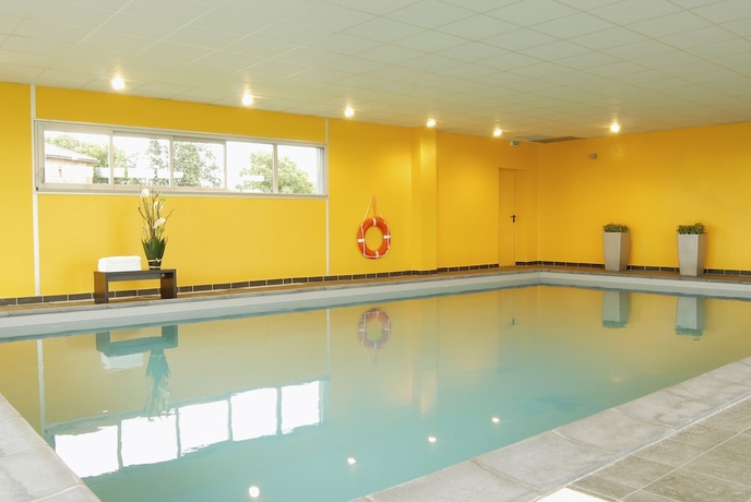 Imagen de la piscina del Hotel Nemea Appart Toulouse Aéroport. Foto 19