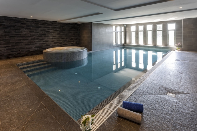 Imagen de la piscina del Hotel Nemea Appart`Riviera Nice Aeroport. Foto 17