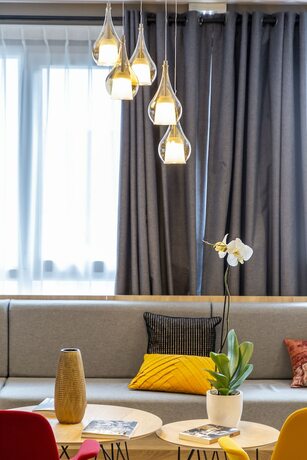 Imagen general del Hotel Nemea Appart'h&ocirc;tel V&eacute;lizy Europe. Foto 8