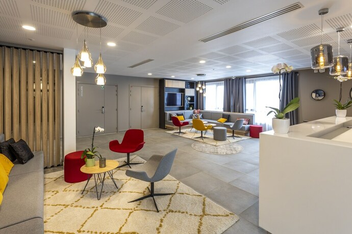 Imagen de los interiores del Hotel Nemea Appart'h&ocirc;tel V&eacute;lizy Europe. Foto 25