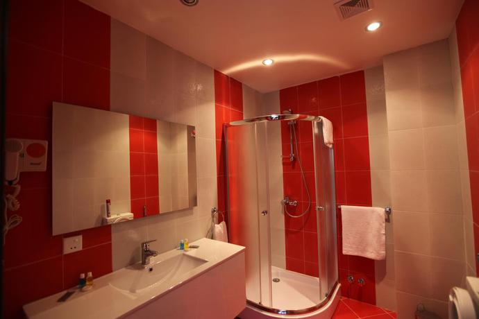 Imagen de la habitación del Hotel Nemi. Foto 8