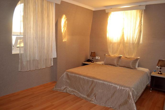 Imagen de la habitación del Hotel Nemi. Foto 13