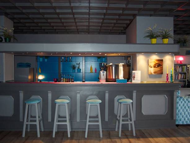 Imagen del bar/restaurante del Hotel Nemo Dive Club and. Foto 7