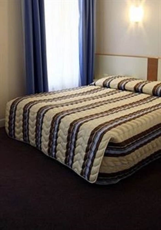 Imagen de la habitación del Hotel Nemours. Foto 8