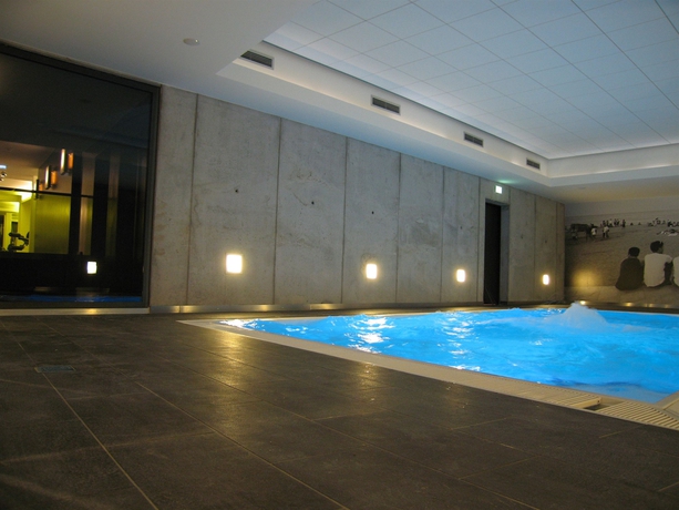 Imagen de la piscina del Hotel Nena Hotel Bremen by LESA. Foto 16