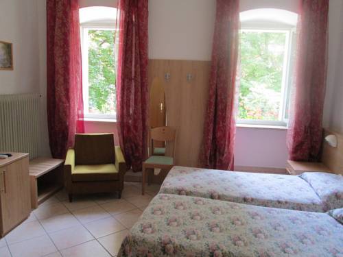 Imagen de la habitación del Hotel Neni. Foto 4