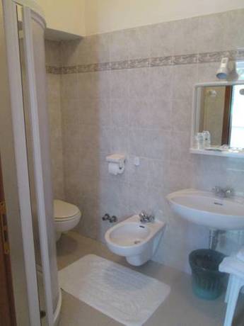 Imagen de la habitación del Hotel Neni. Foto 5