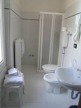 Imagen de la habitación del Hotel Neni. Foto 6