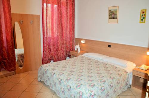 Imagen de la habitación del Hotel Neni. Foto 7