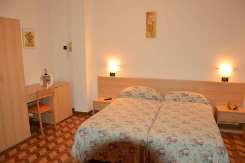 Imagen de la habitación del Hotel Neni. Foto 8