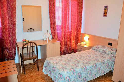 Imagen de la habitación del Hotel Neni. Foto 9