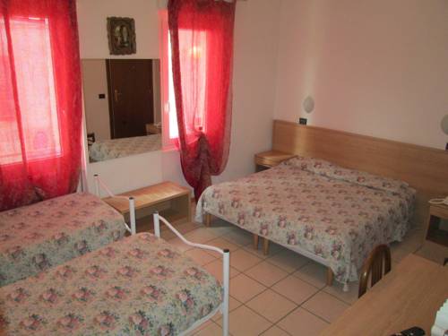 Imagen de la habitación del Hotel Neni. Foto 11