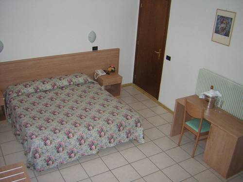 Imagen de la habitación del Hotel Neni. Foto 14