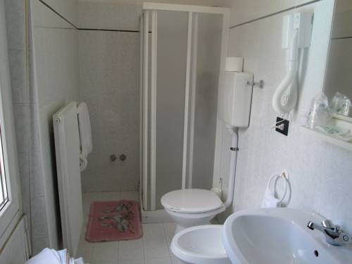 Imagen de la habitación del Hotel Neni. Foto 16