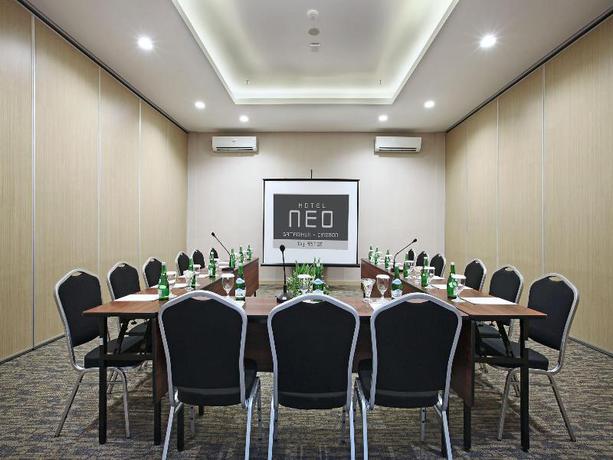 Imagen de los interiores del Hotel Neo Cirebon By Aston. Foto 9