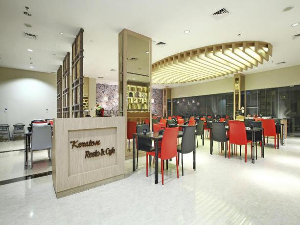 Imagen del bar/restaurante del Hotel Neo Cirebon By Aston. Foto 2