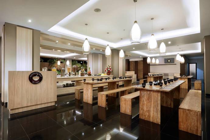 Imagen del bar/restaurante del Hotel Neo Denpasar By Aston - Chse Certified. Foto 2