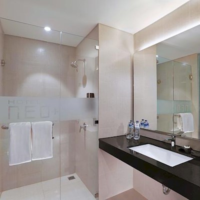 Imagen de la habitación del Hotel Neo + Kuta Legian by ASTON. Foto 6