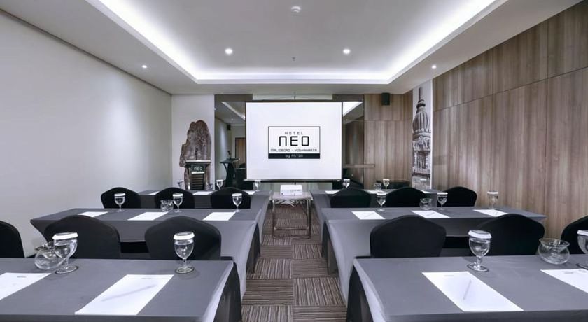 Imagen de los interiores del Hotel Neo Malioboro By Aston. Foto 18