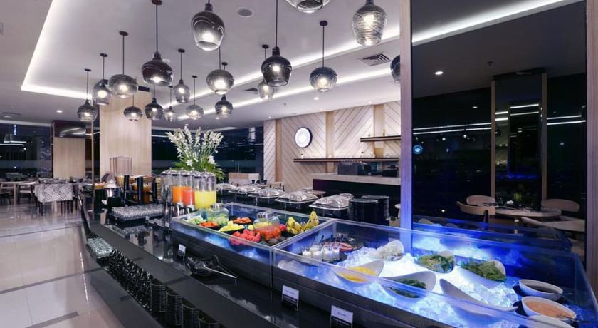 Imagen del bar/restaurante del Hotel Neo Malioboro By Aston. Foto 2