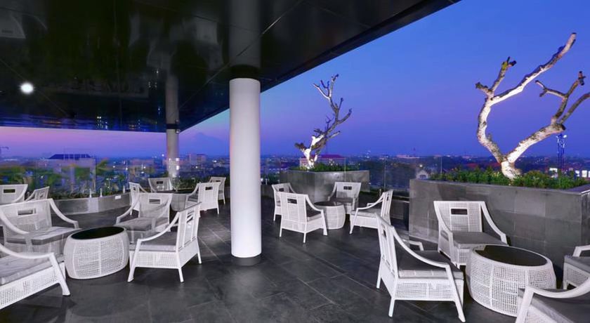 Imagen del bar/restaurante del Hotel Neo Malioboro By Aston. Foto 3