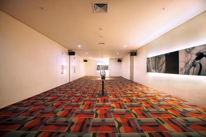 Imagen de los interiores del Hotel Neo Mangga Dua By Aston. Foto 13