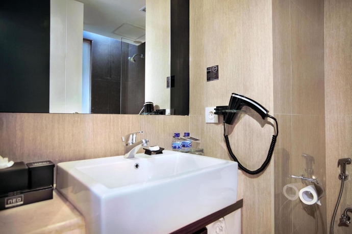 Imagen de la habitación del Hotel Neo Mangga Dua By Aston. Foto 6
