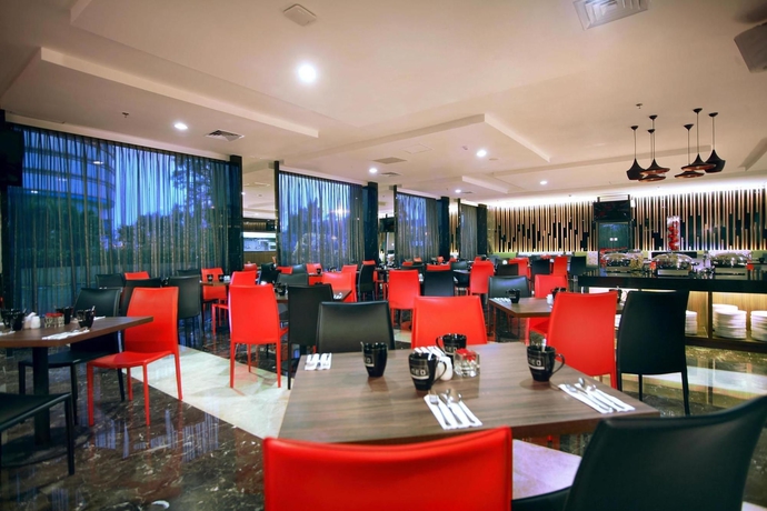 Imagen del bar/restaurante del Hotel Neo Mangga Dua By Aston. Foto 2
