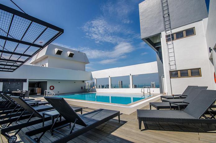 Imagen de la piscina del Hotel Neo+ Penang By Aston. Foto 9