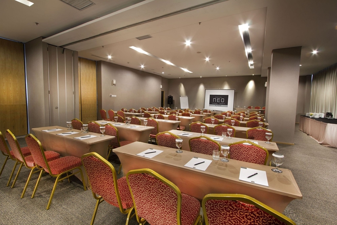 Imagen de los interiores del Hotel Neo Tendean Jakarta By Aston. Foto 8