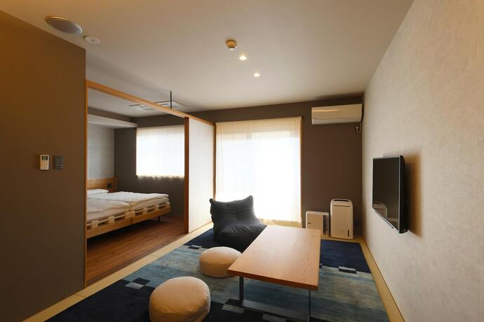 Imagen de la habitación del Hotel Neon, Kanazawa. Foto 18